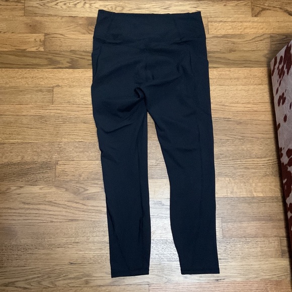 Fabletics 2 pairs of leggings - Picture 2 of 8